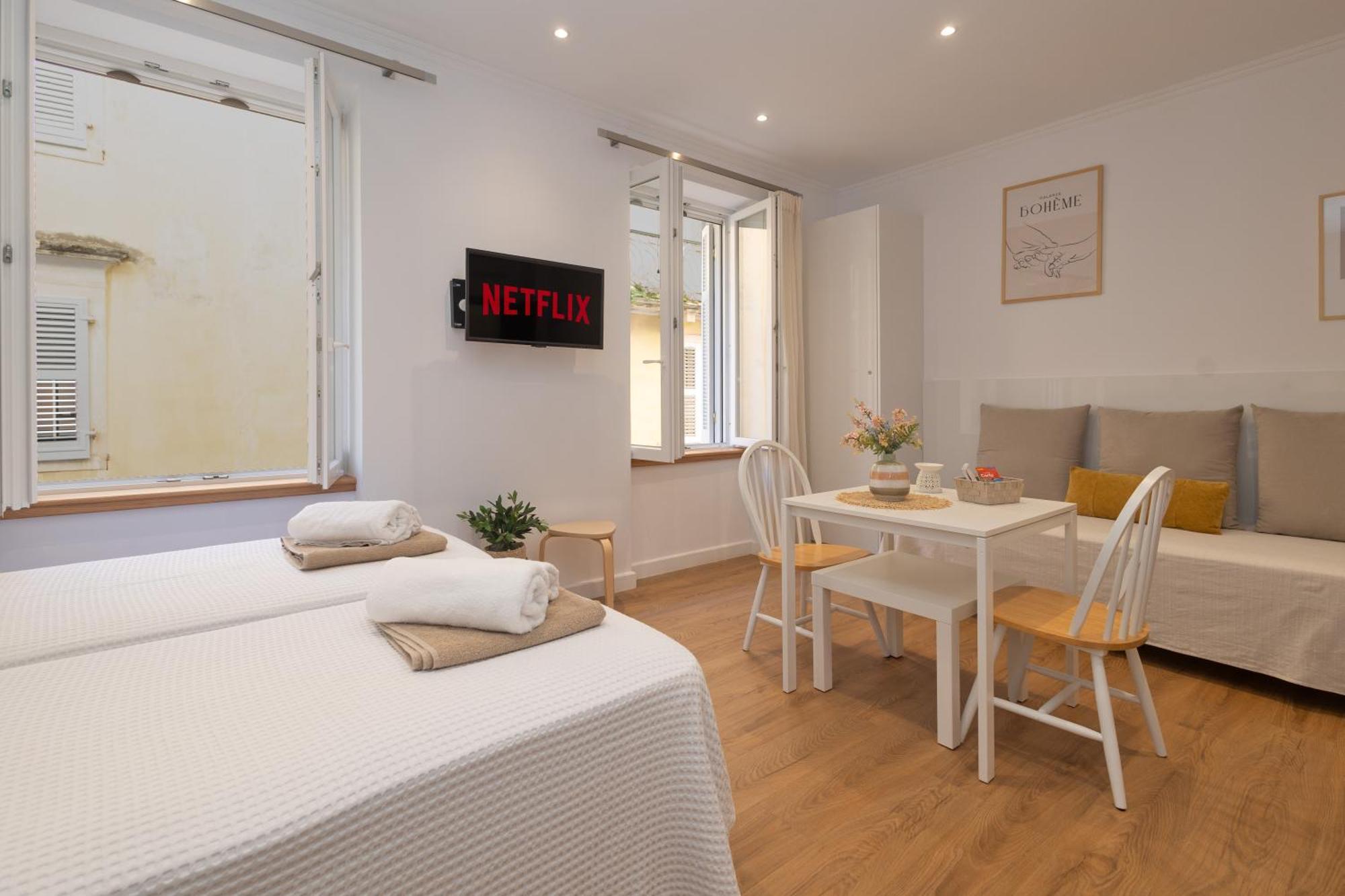 Adagio 1- Studio, Old Town *