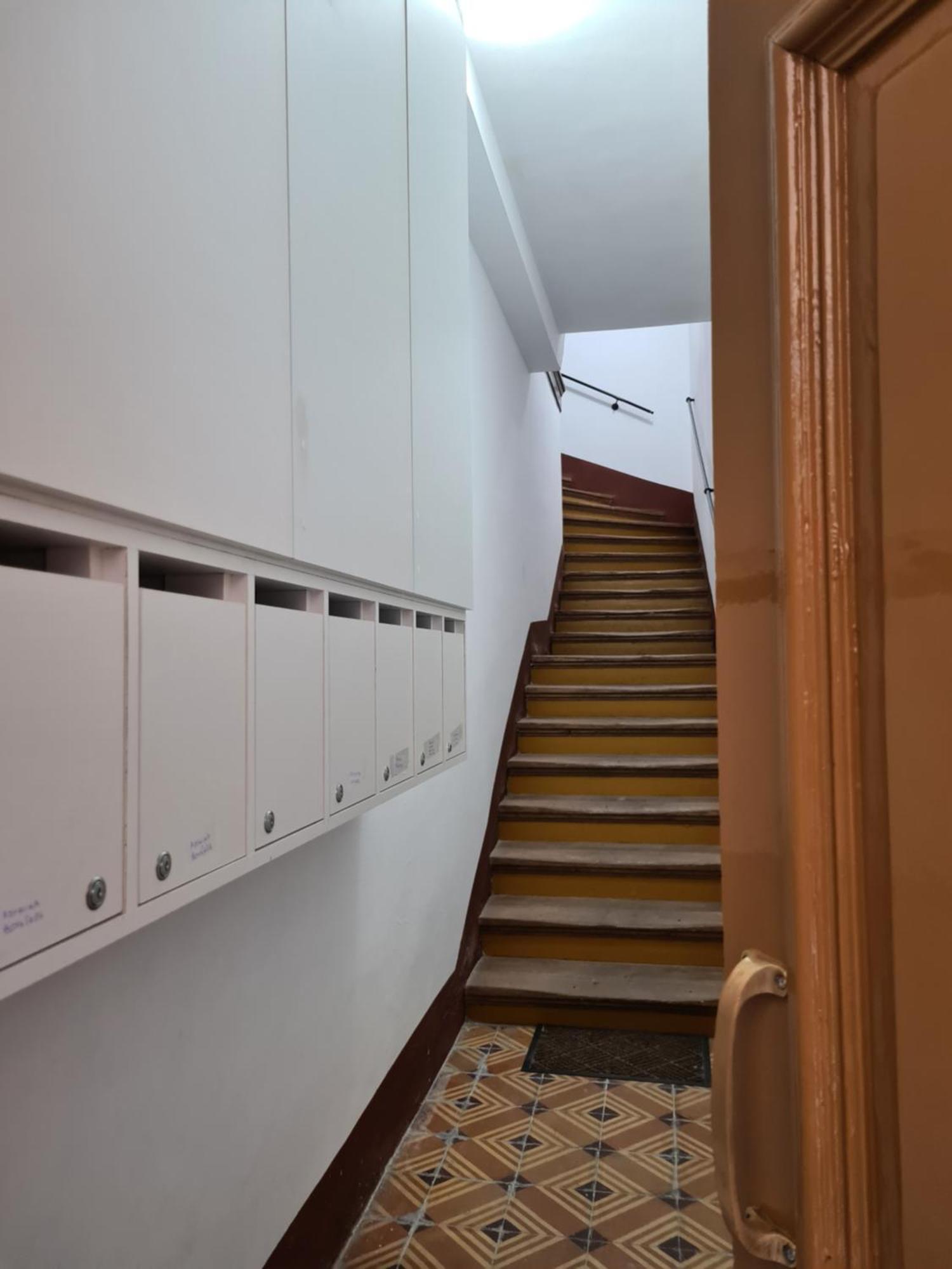Adagio 1- Studio, Old Town
